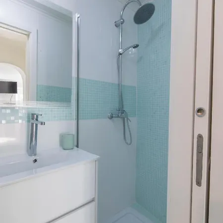 Апартаменты Alfama Modern Beco Da Lapa